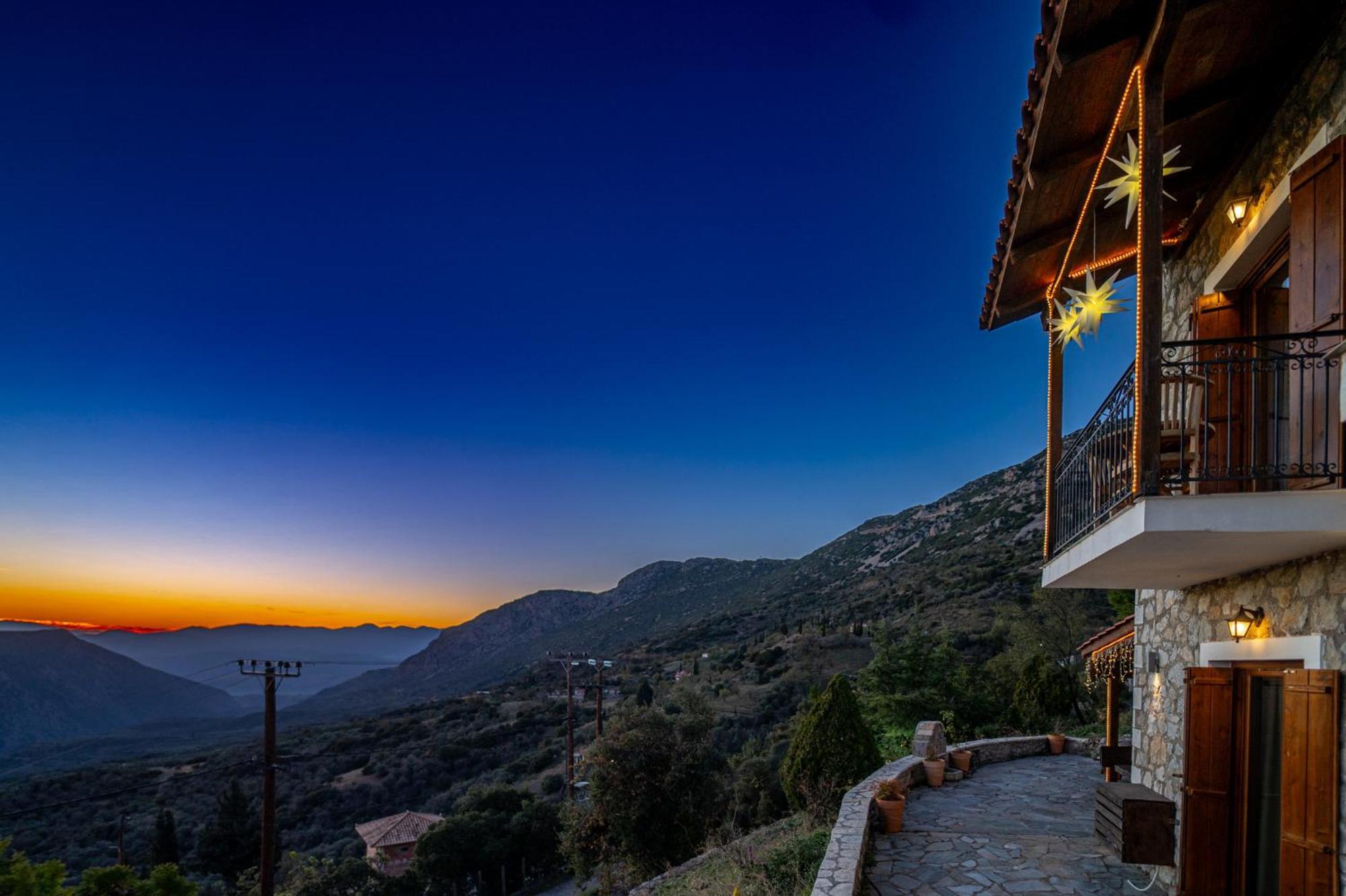 Rock Dandy Deluxe Chalet In Arachova - Delphi, Sauna, Prv Parking, Amazing View Exterior foto